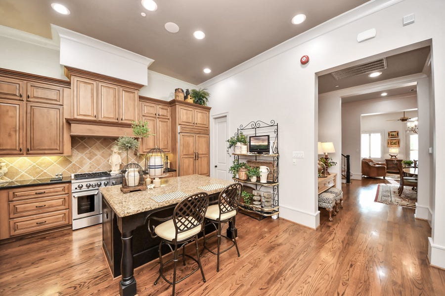 Property photo for 1406 Lake Pointe Parkway, Sugar Land, TX