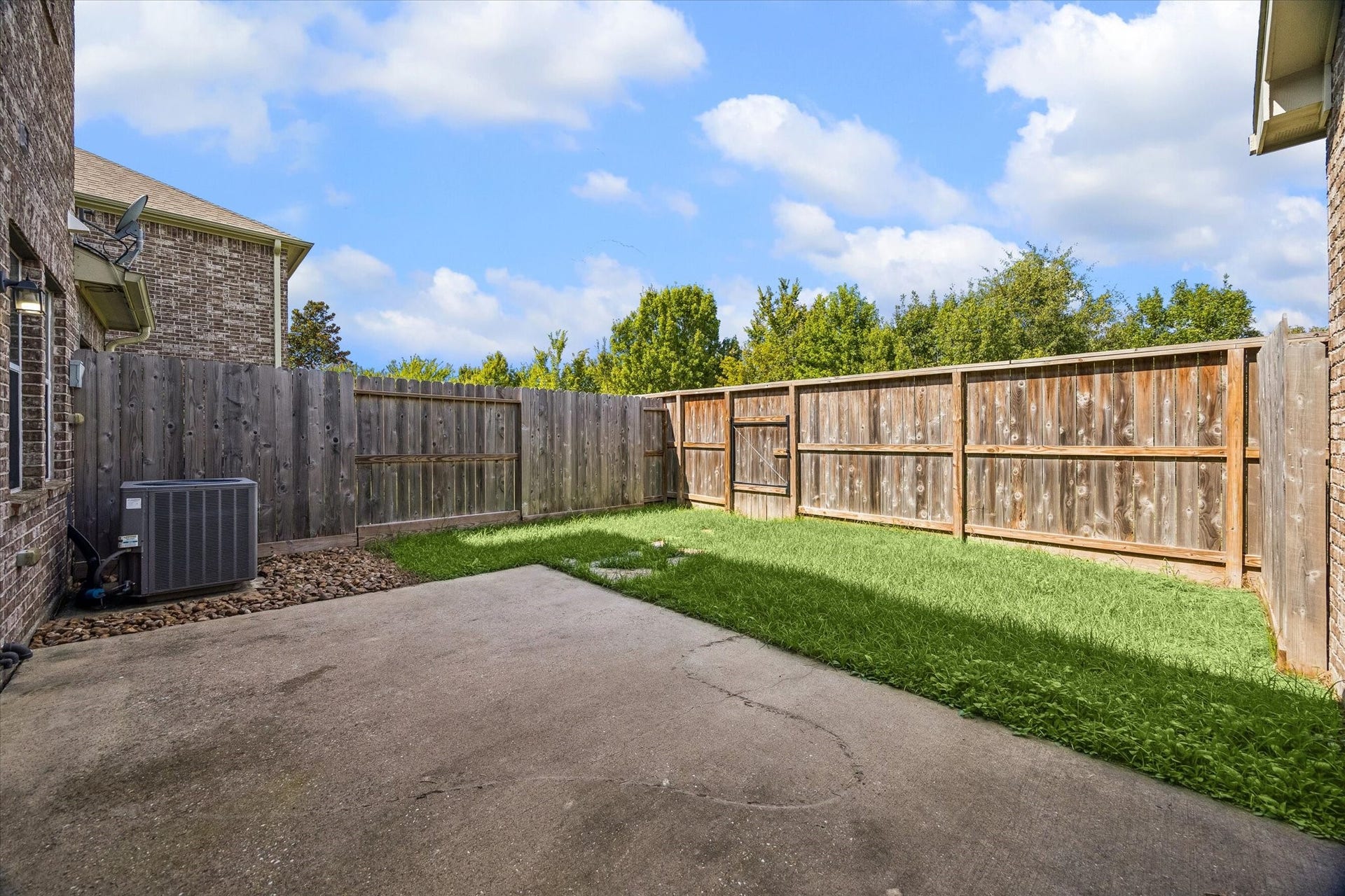 10942 Chazenwood Drive, Houston, TX 77064