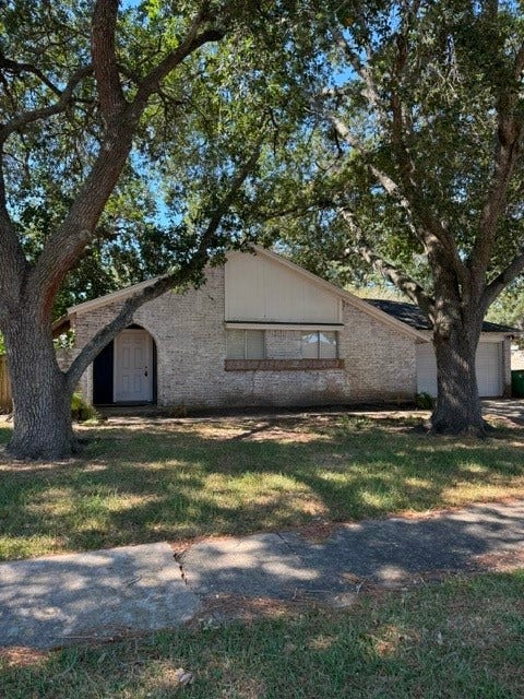 728 Milton Street, Angleton, TX 77515 728 Milton Street, Angleton, TX 77515