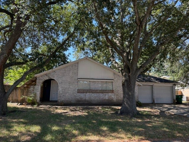 728 Milton Street, Angleton, TX 77515 728 Milton Street, Angleton, TX 77515