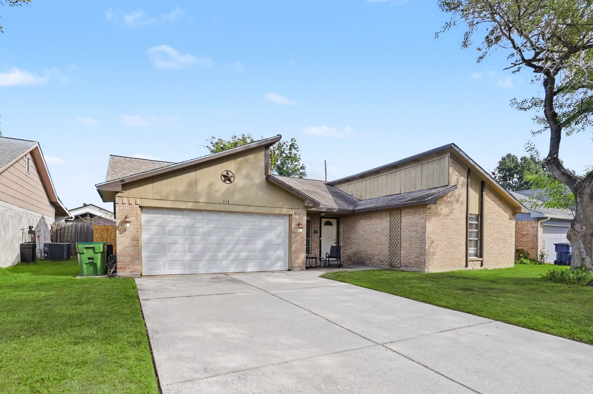 1115 Thomas Drive, Humble, TX 77338 1115 Thomas Drive, Humble, TX 77338