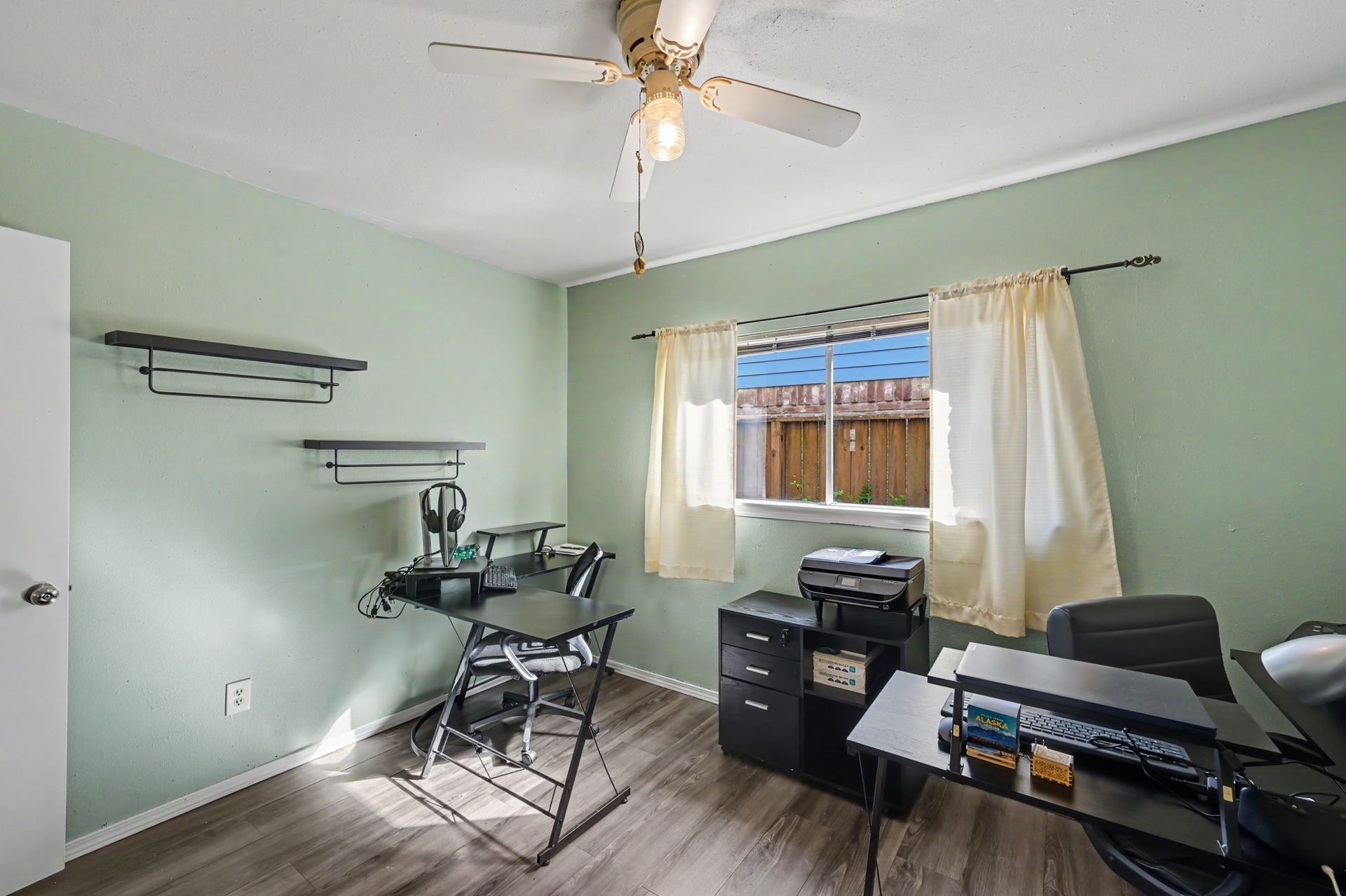 1115 Thomas Drive, Humble, TX 77338 1115 Thomas Drive, Humble, TX 77338