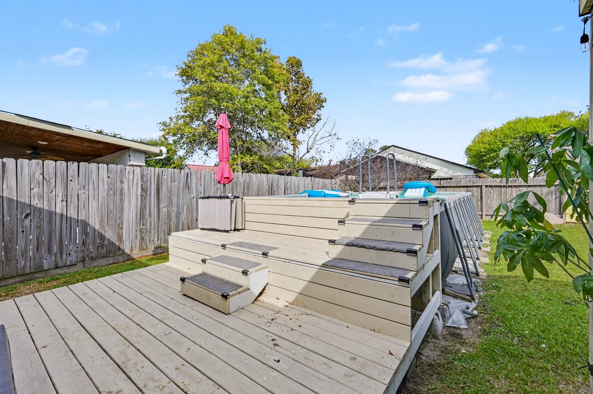 1115 Thomas Drive, Humble, TX 77338 1115 Thomas Drive, Humble, TX 77338