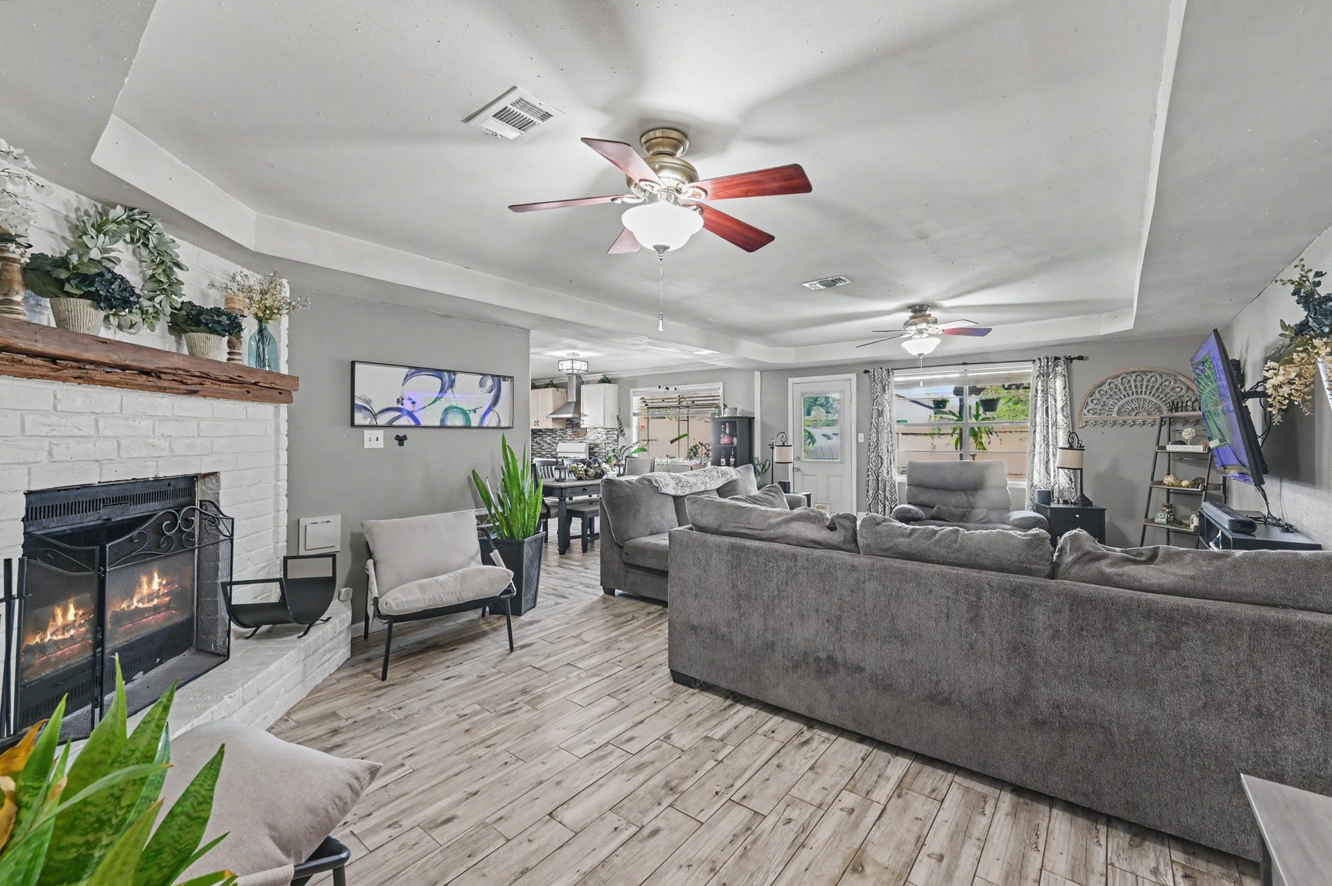 1115 Thomas Drive, Humble, TX 77338 1115 Thomas Drive, Humble, TX 77338