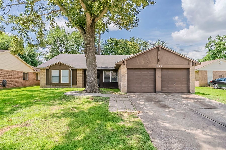 Property photo for 7222 Dogwood Trail Drive, Humble, TX