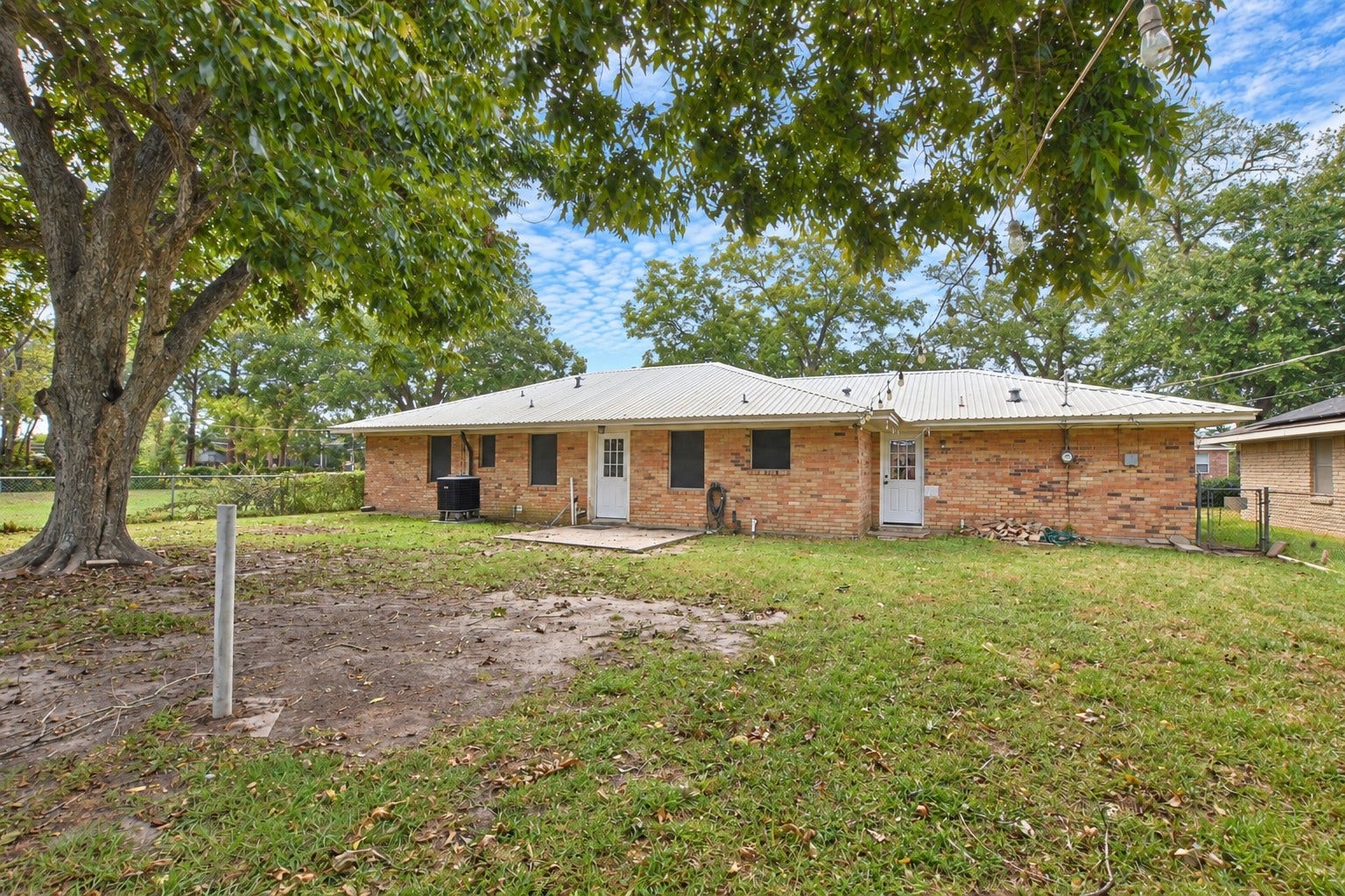 102 S Noble Road, Texas City, TX 77591 102 S Noble Road, Texas City, TX 77591