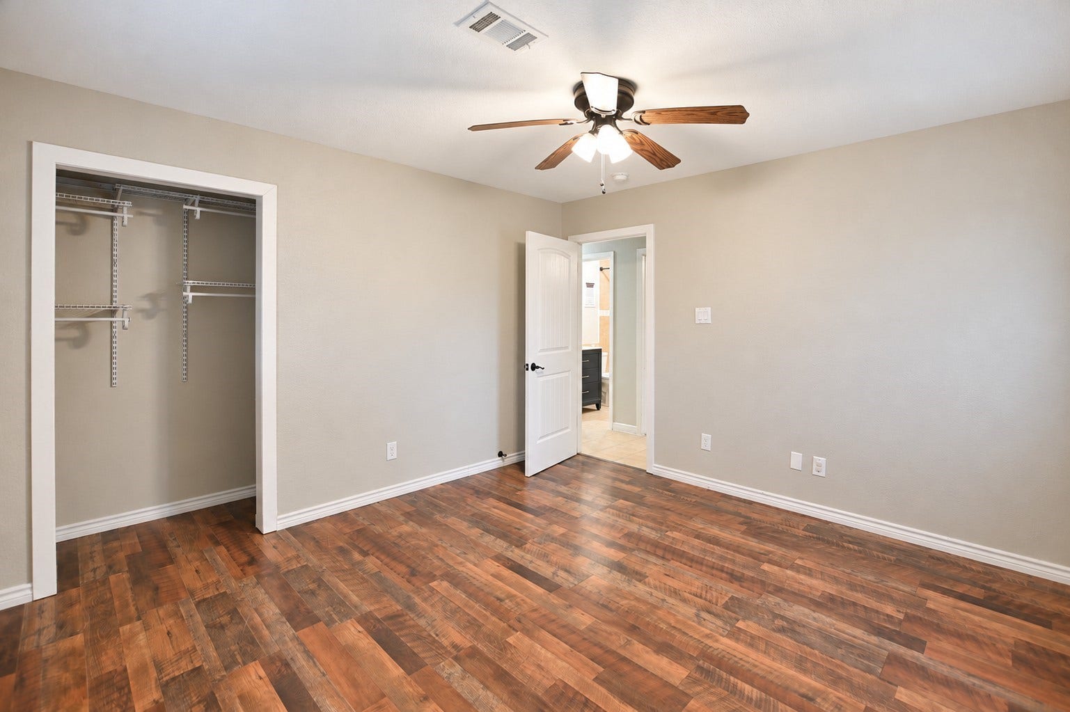 102 S Noble Road, Texas City, TX 77591 102 S Noble Road, Texas City, TX 77591