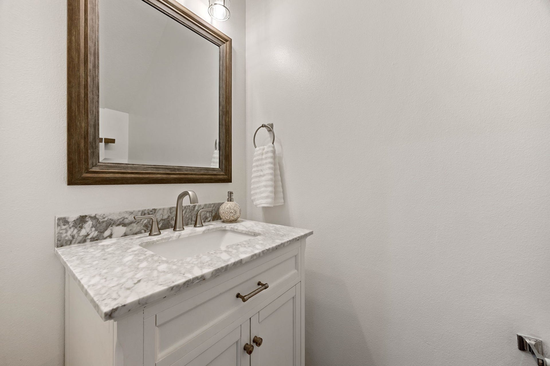 4730 Camden Brook Lane, Katy, TX 77494 Additional powder bathroom for guests.