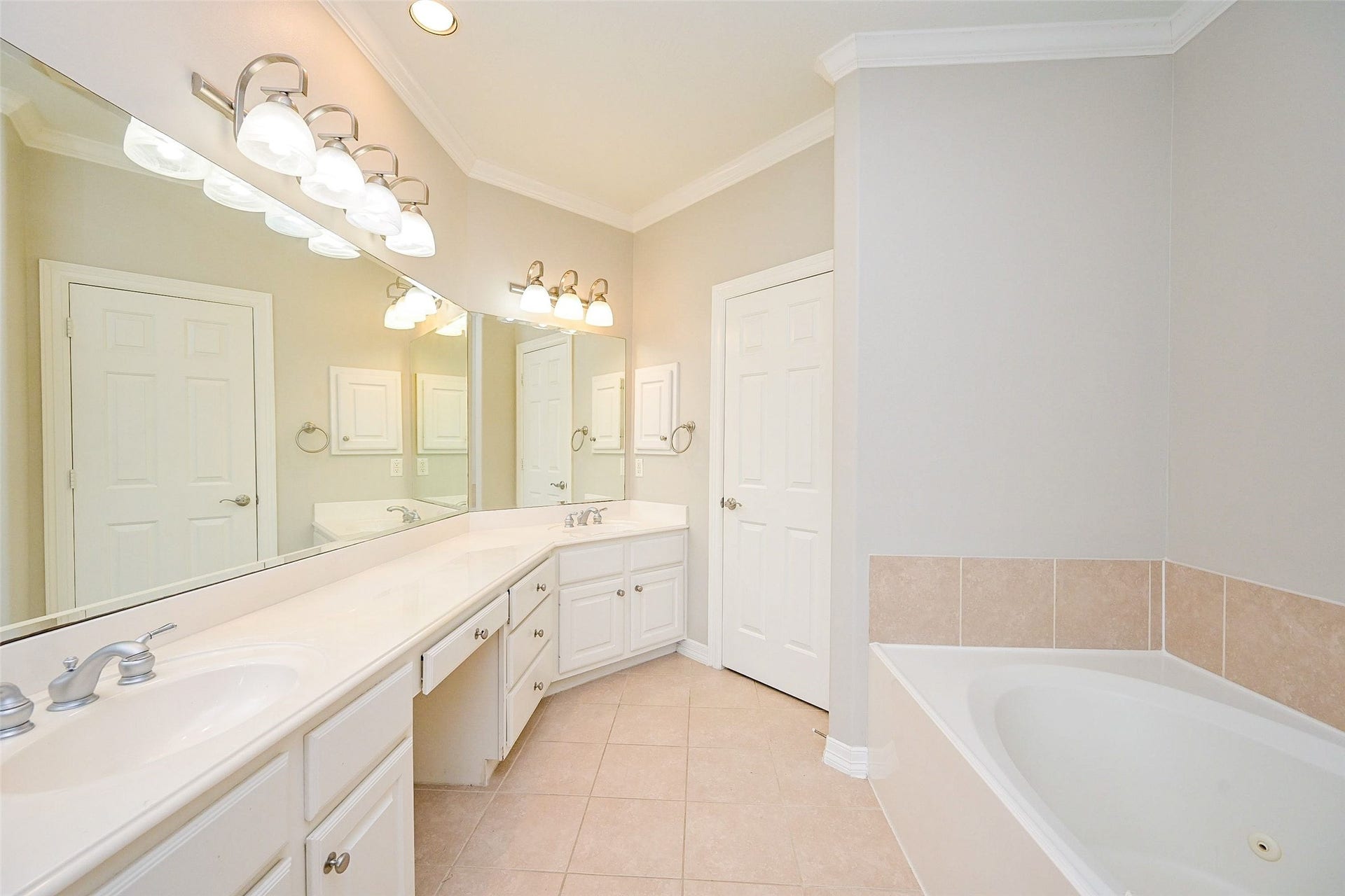 7933 Telluride Drive, Houston, TX 77040 7933 Telluride Drive, Houston, TX 77040