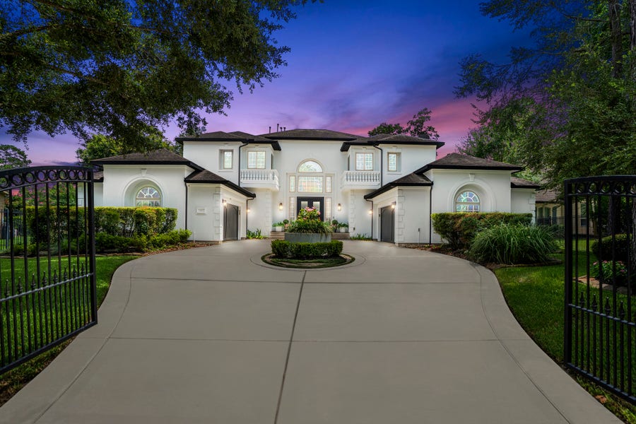 Property photo for 7 Chivary Oaks Court, The Woodlands, TX