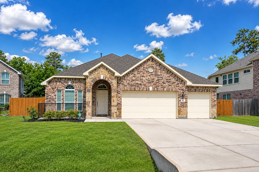 Property photo for 604 W Linnwood Drive, Woodbranch, TX