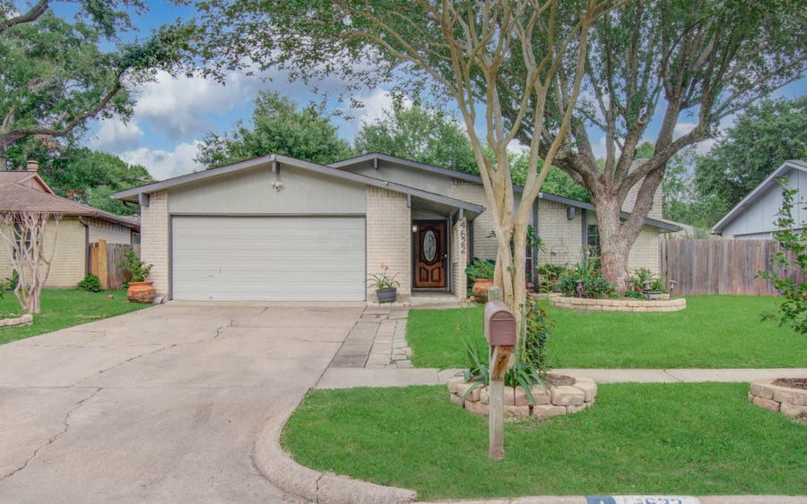 Property photo for 4622 Shawna Street, Houston, TX