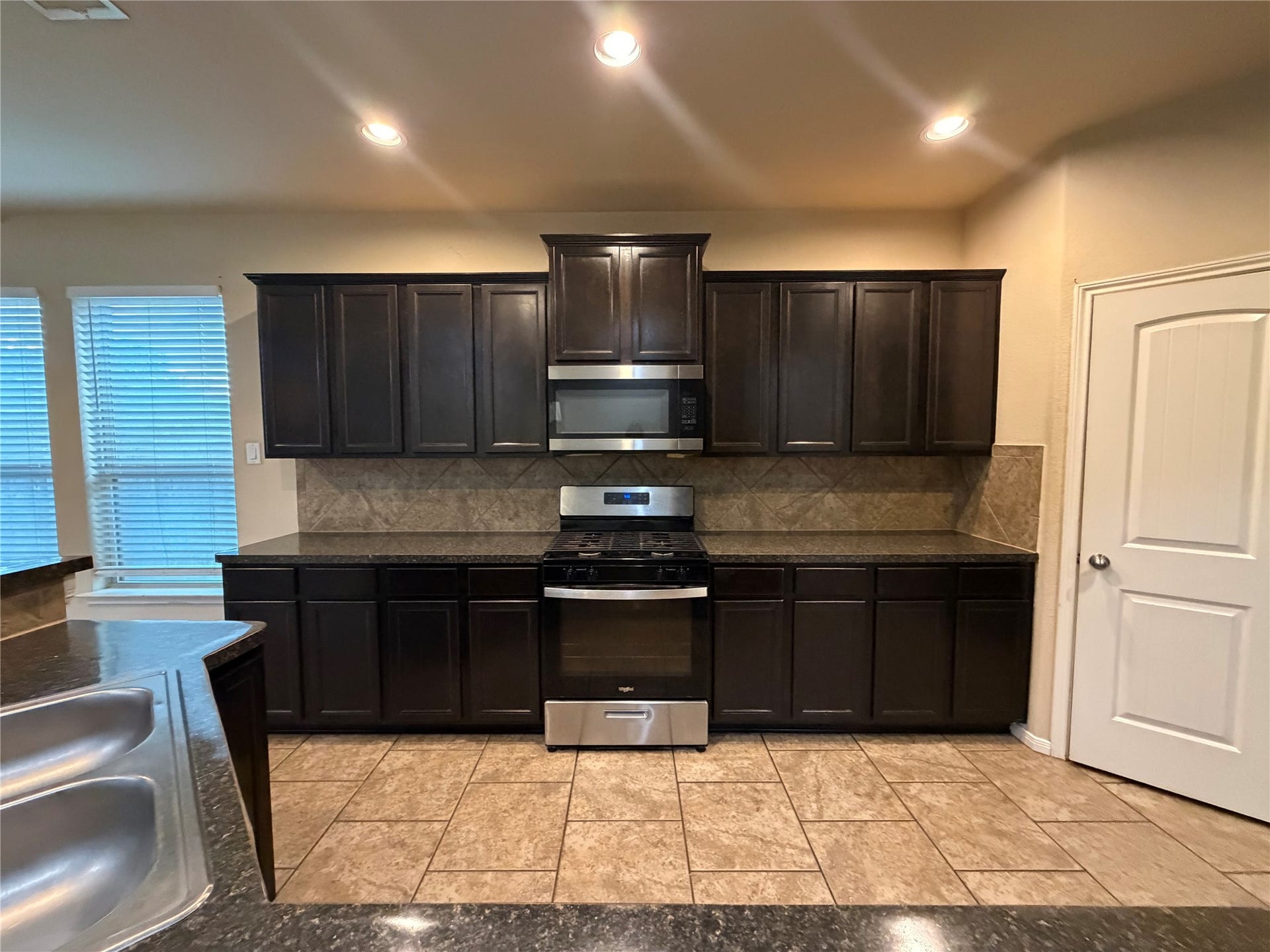 2810 Seabold Drive, Missouri City, TX 77459 Granite counter top