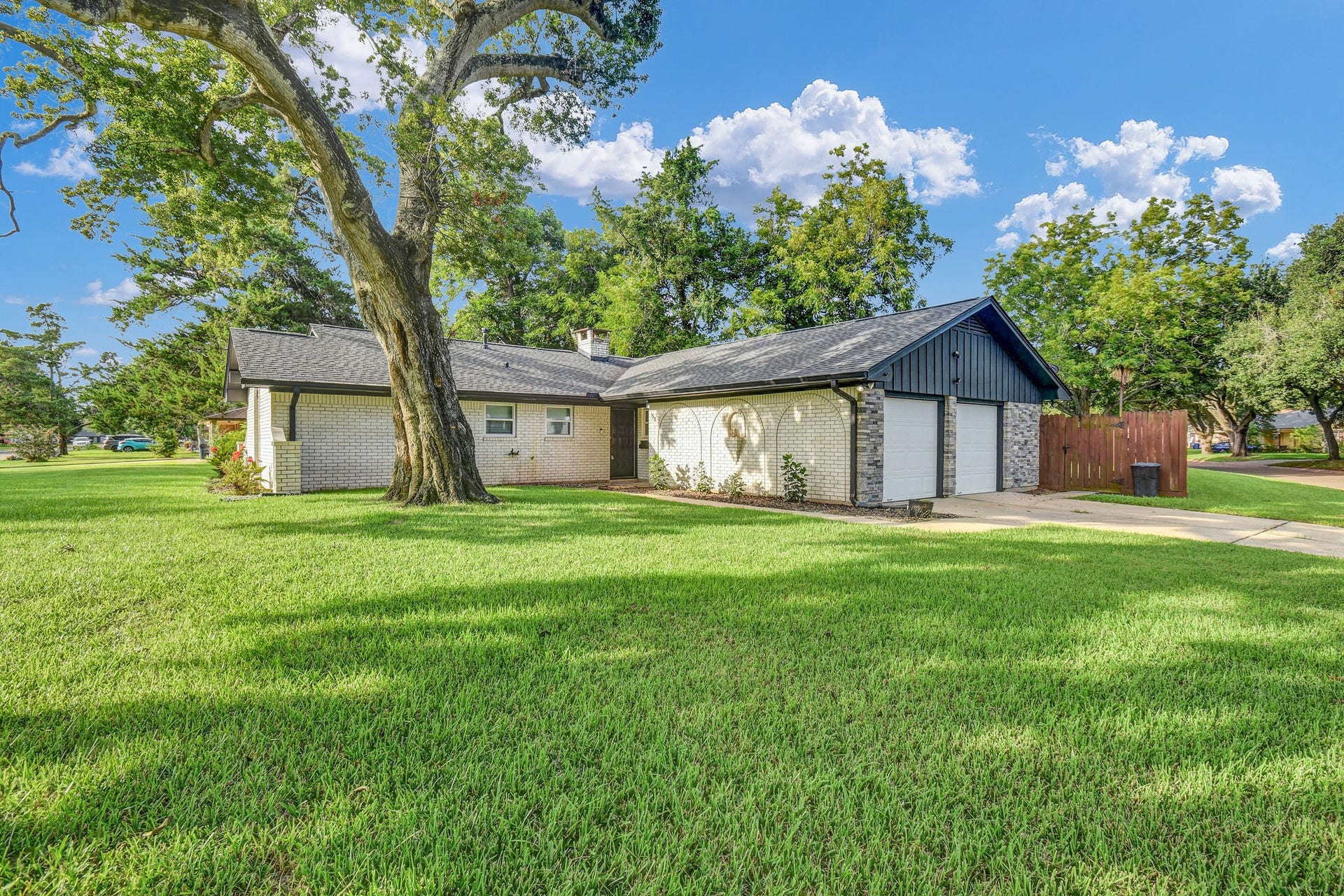 152 Cannon Street, Clute, TX 77531 152 Cannon Street, Clute, TX 77531