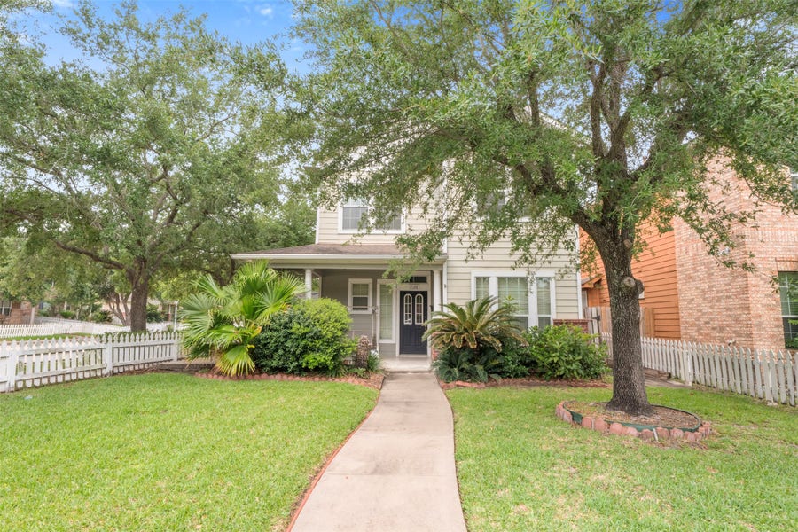 Property photo for 7138 Sun Village Drive, Houston, TX
