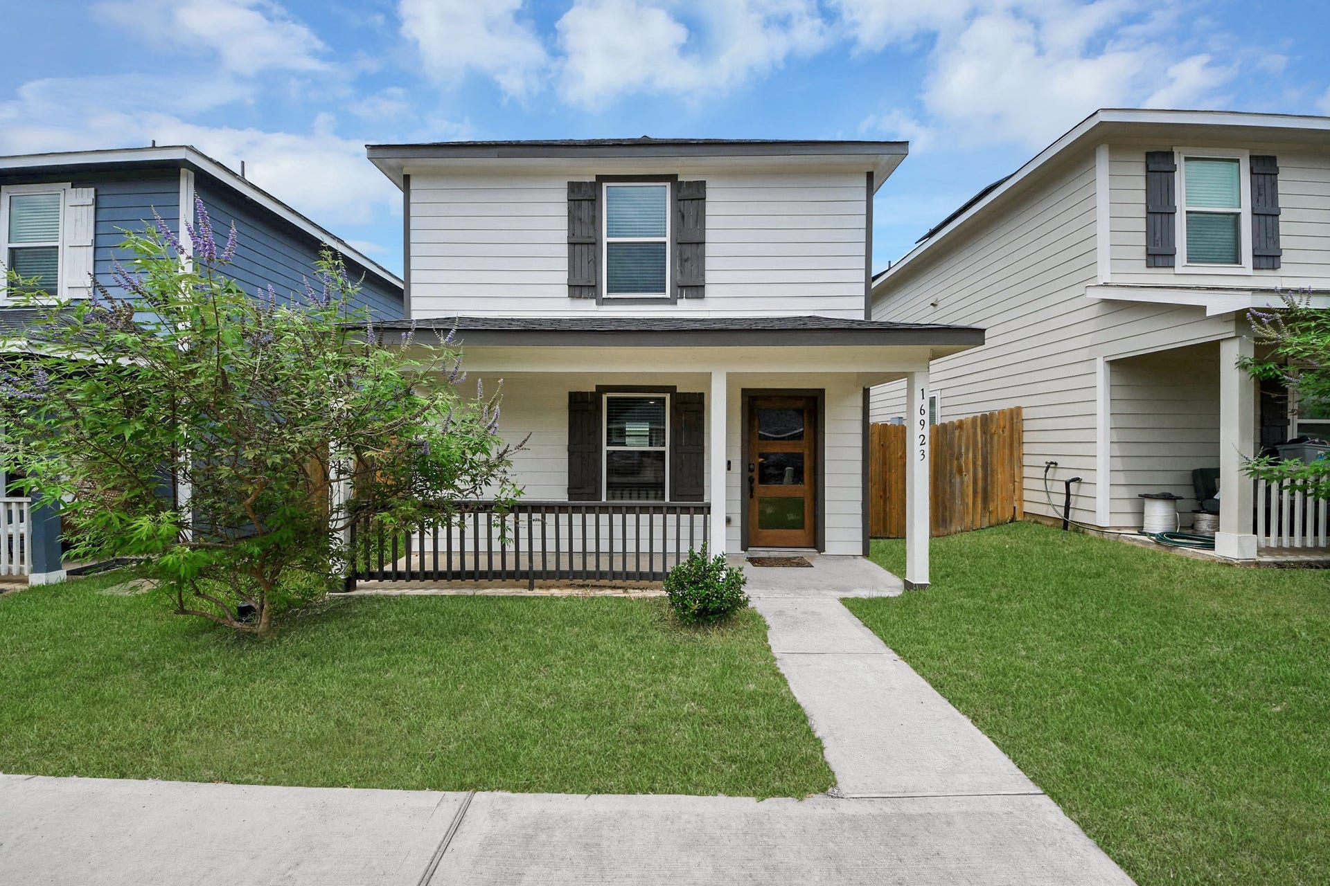 16923 Marie Village Drive, Conroe, TX 77306