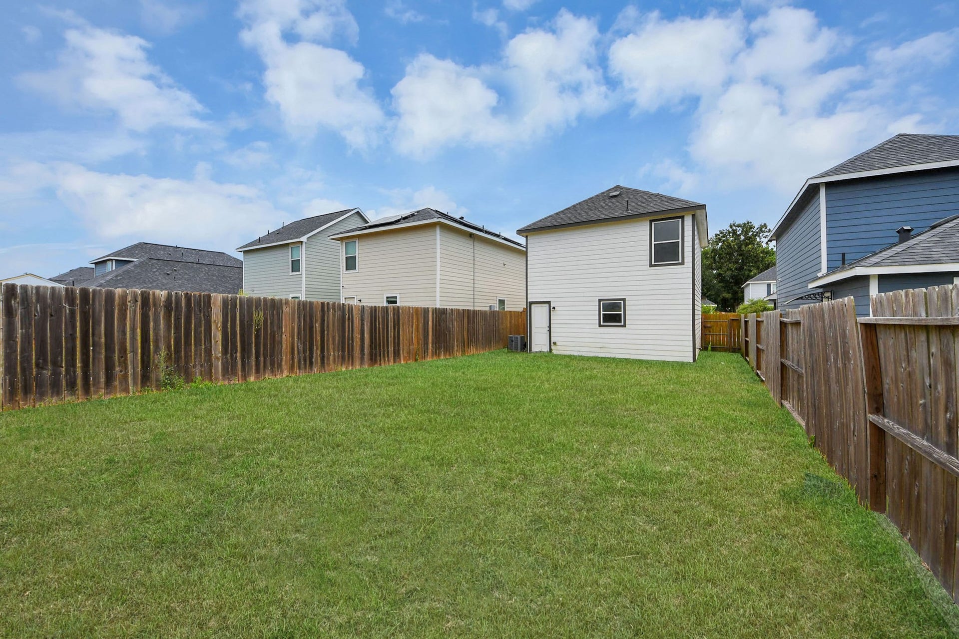 16923 Marie Village Drive, Conroe, TX 77306