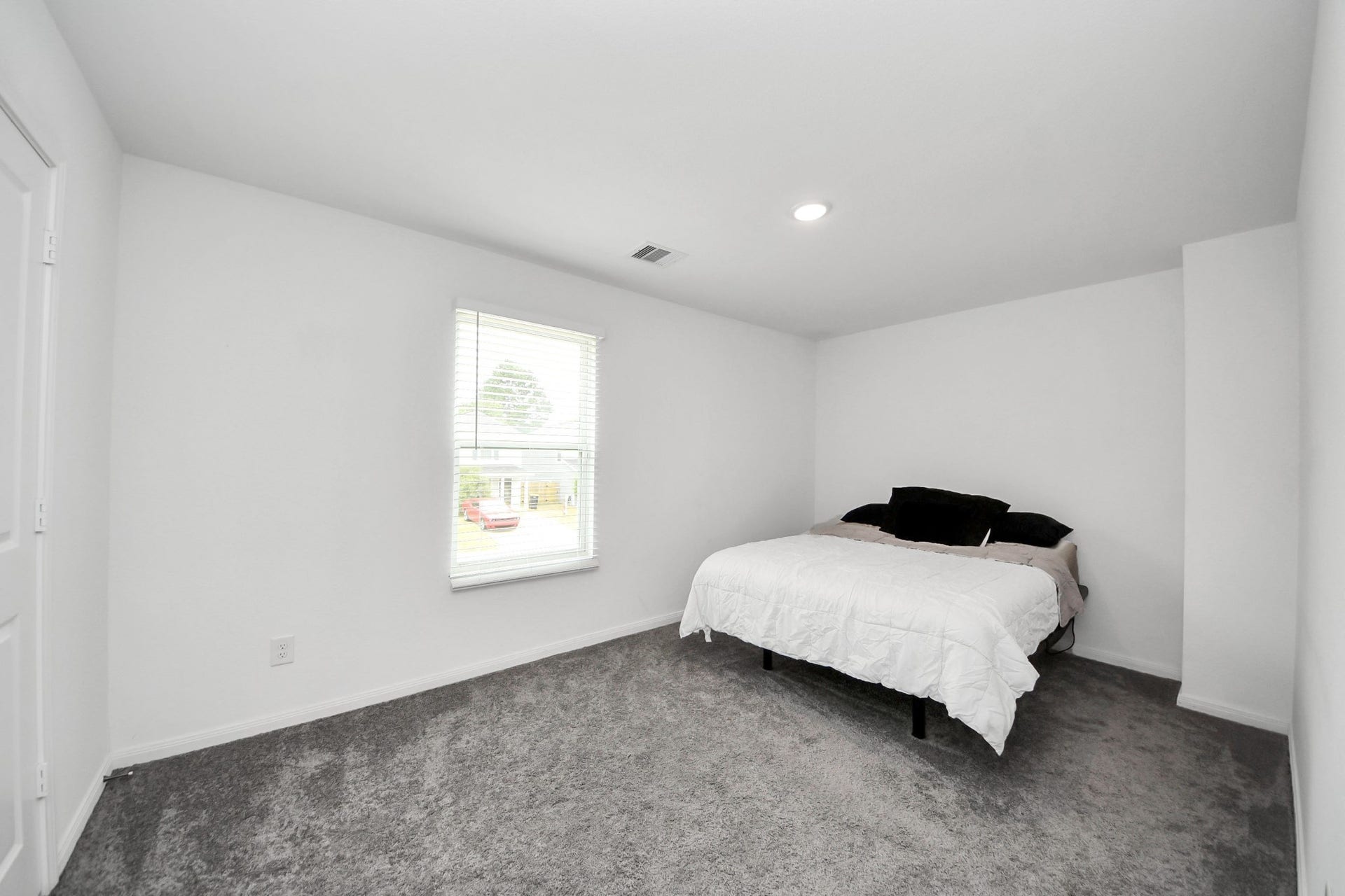 16923 Marie Village Drive, Conroe, TX 77306