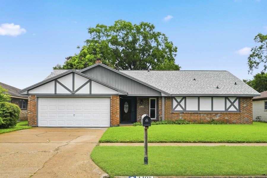Property photo for 2705 Lufkin Lane, Deer Park, TX