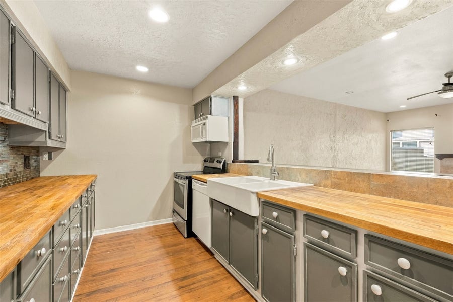 Property photo for 1646 Prairie Mark Lane, Houston, TX