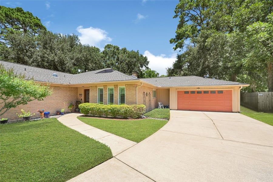 Property photo for 8210 Letica Drive, Houston, TX
