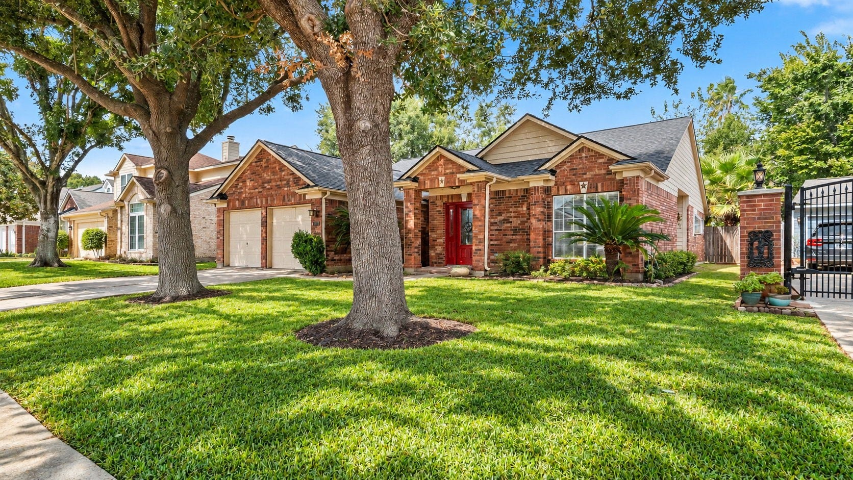7035 Redwood Falls Drive, Pasadena, TX 77505 7035 Redwood Falls Drive, Pasadena, TX 77505