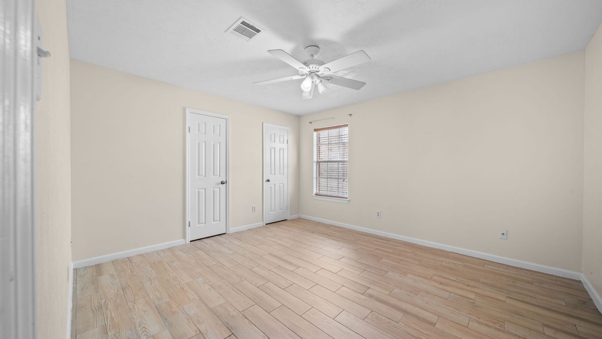 7035 Redwood Falls Drive, Pasadena, TX 77505 7035 Redwood Falls Drive, Pasadena, TX 77505