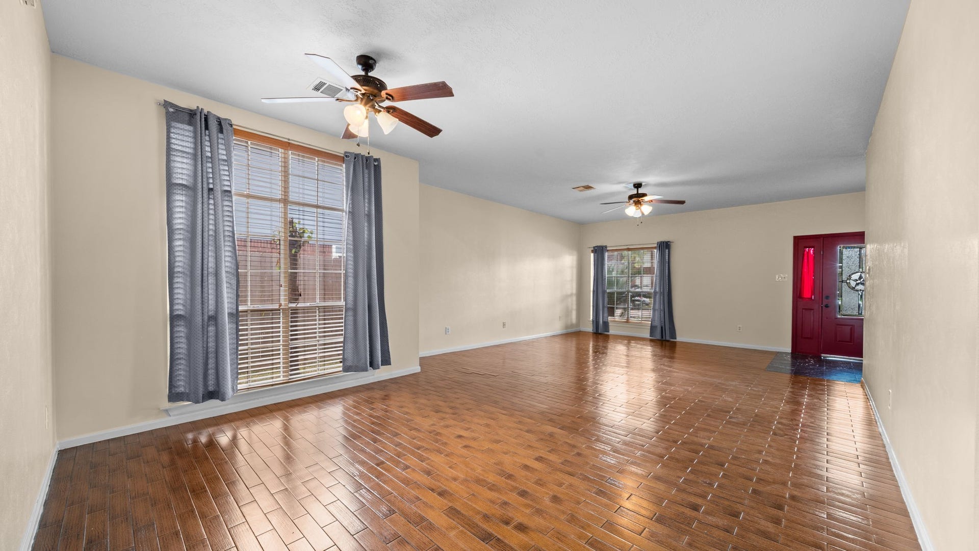 7035 Redwood Falls Drive, Pasadena, TX 77505 7035 Redwood Falls Drive, Pasadena, TX 77505