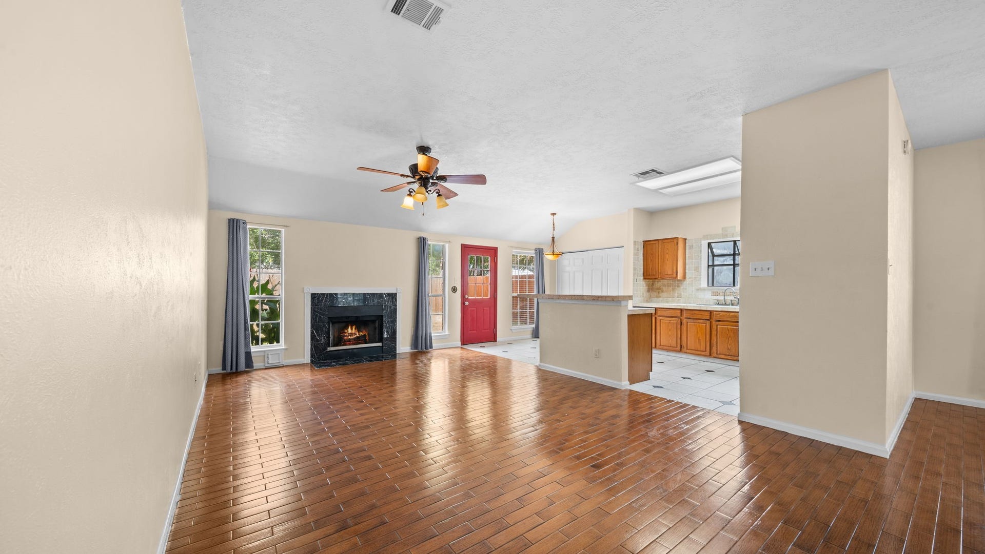 7035 Redwood Falls Drive, Pasadena, TX 77505 7035 Redwood Falls Drive, Pasadena, TX 77505