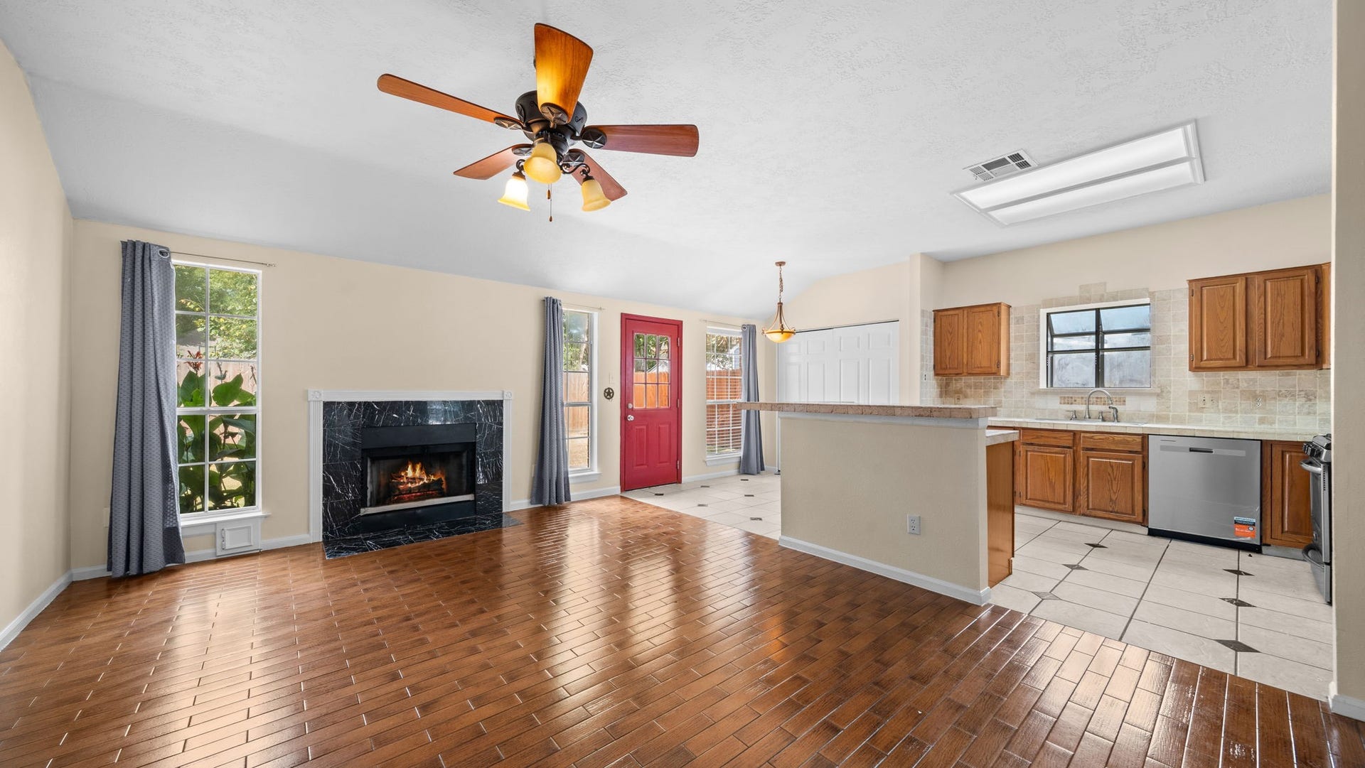 7035 Redwood Falls Drive, Pasadena, TX 77505 7035 Redwood Falls Drive, Pasadena, TX 77505