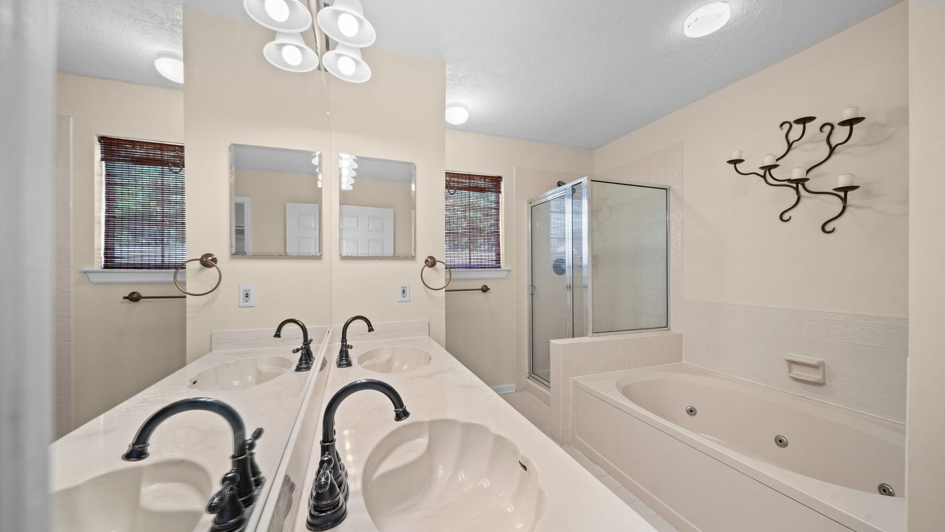 7035 Redwood Falls Drive, Pasadena, TX 77505 7035 Redwood Falls Drive, Pasadena, TX 77505