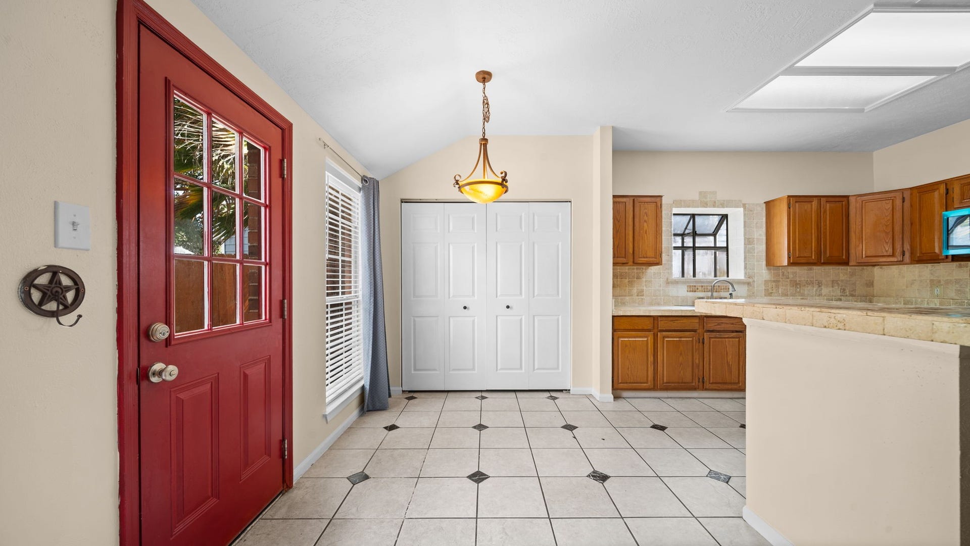 7035 Redwood Falls Drive, Pasadena, TX 77505 7035 Redwood Falls Drive, Pasadena, TX 77505
