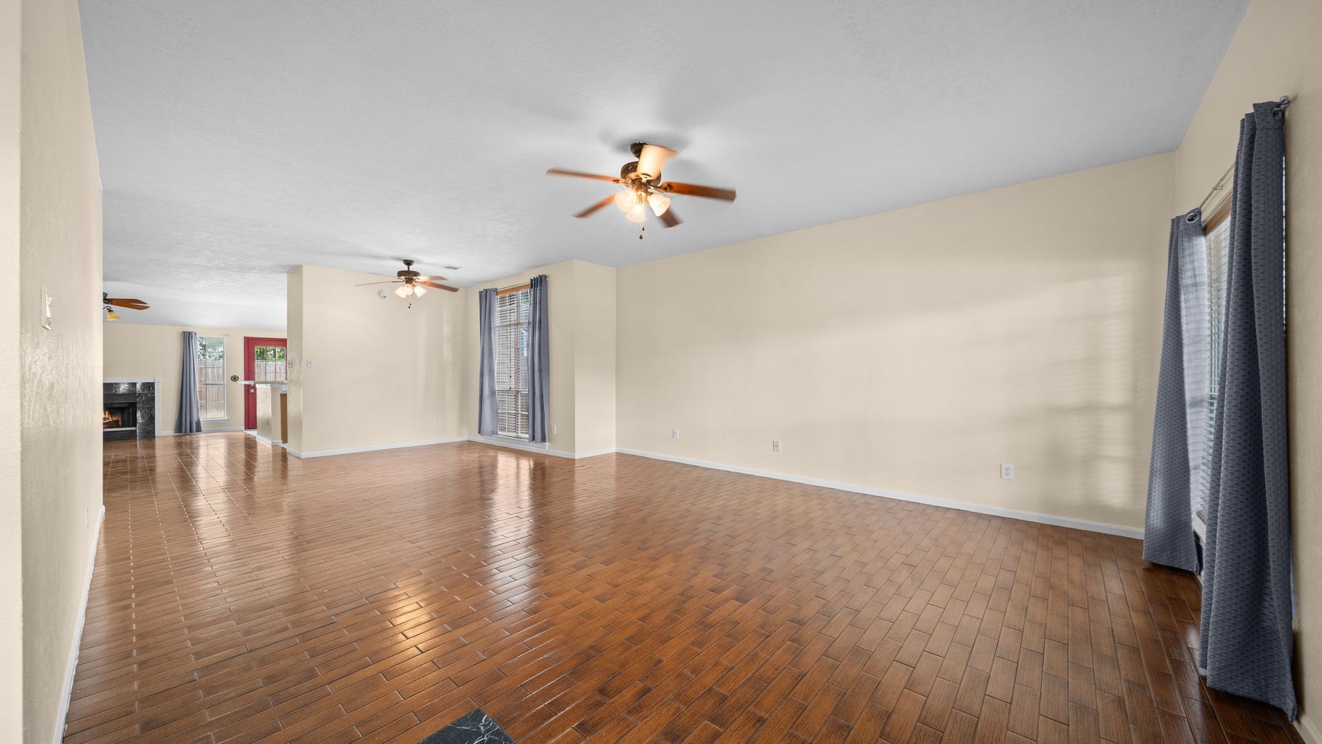 7035 Redwood Falls Drive, Pasadena, TX 77505 7035 Redwood Falls Drive, Pasadena, TX 77505