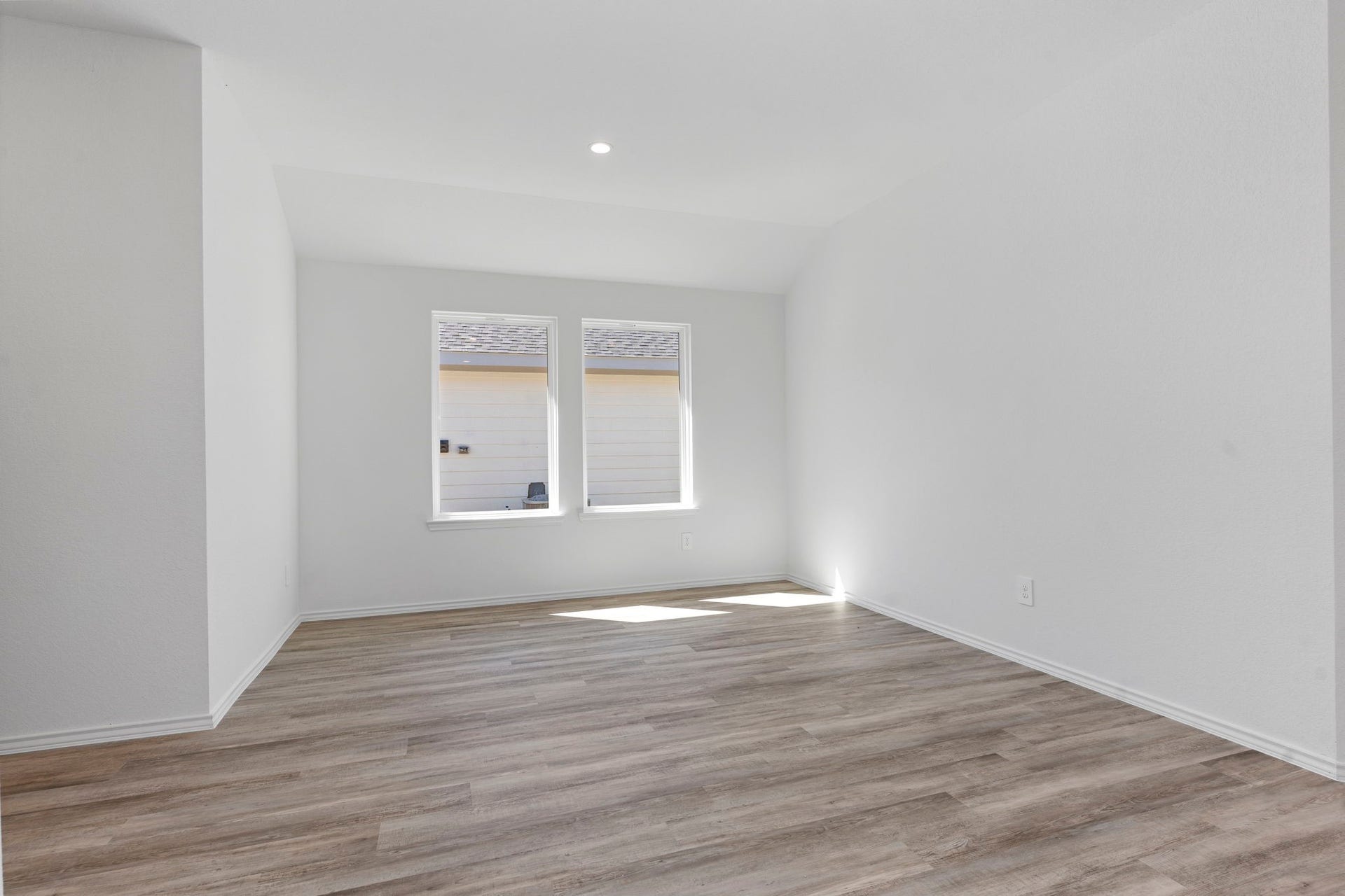 *Images and 3D tour are for illustration only and options may vary from home as built.