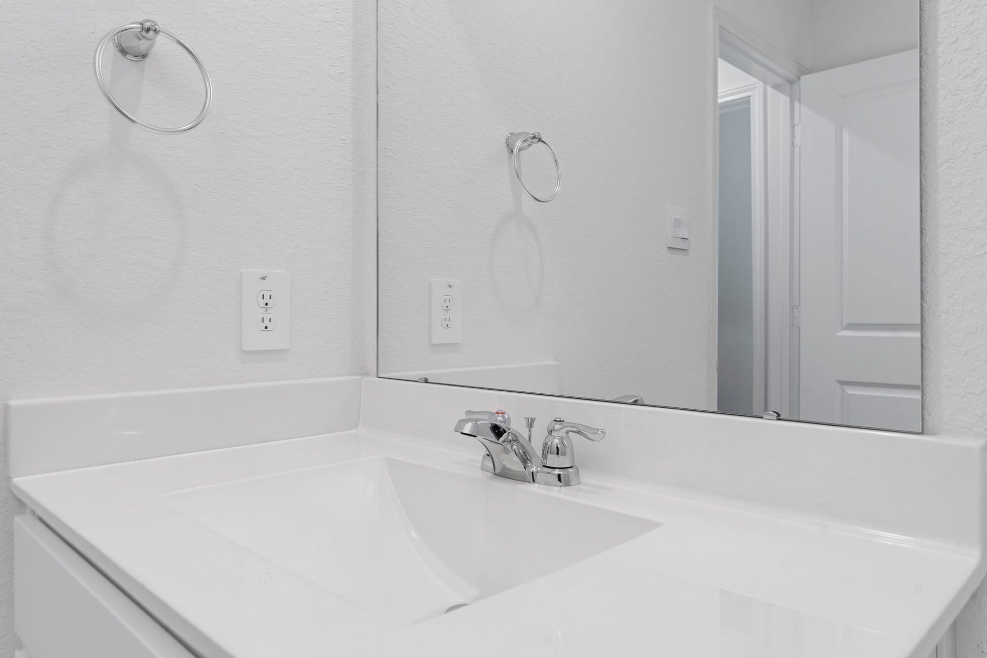 *Images and 3D tour are for illustration only and options may vary from home as built.