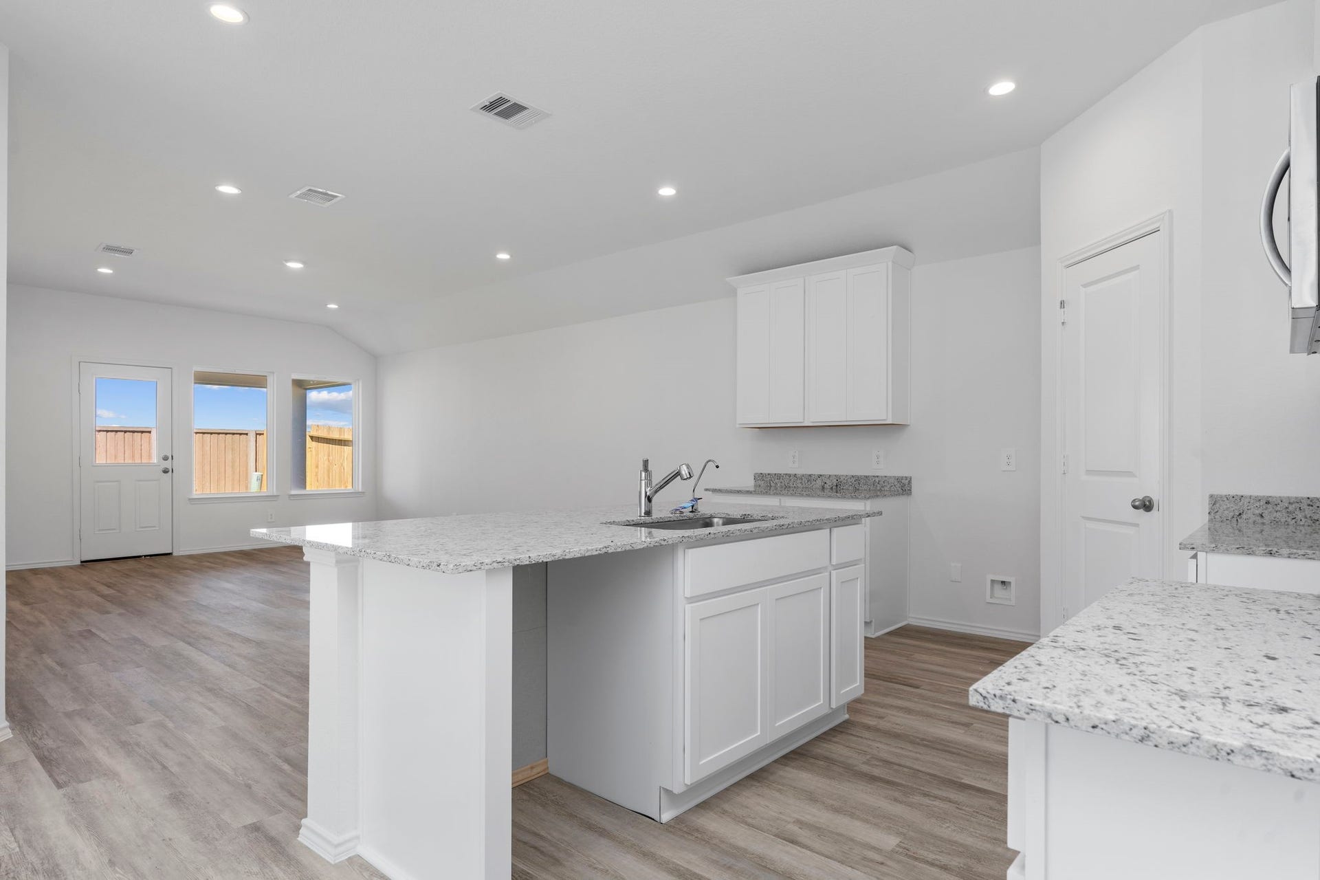 *Images and 3D tour are for illustration only and options may vary from home as built.
