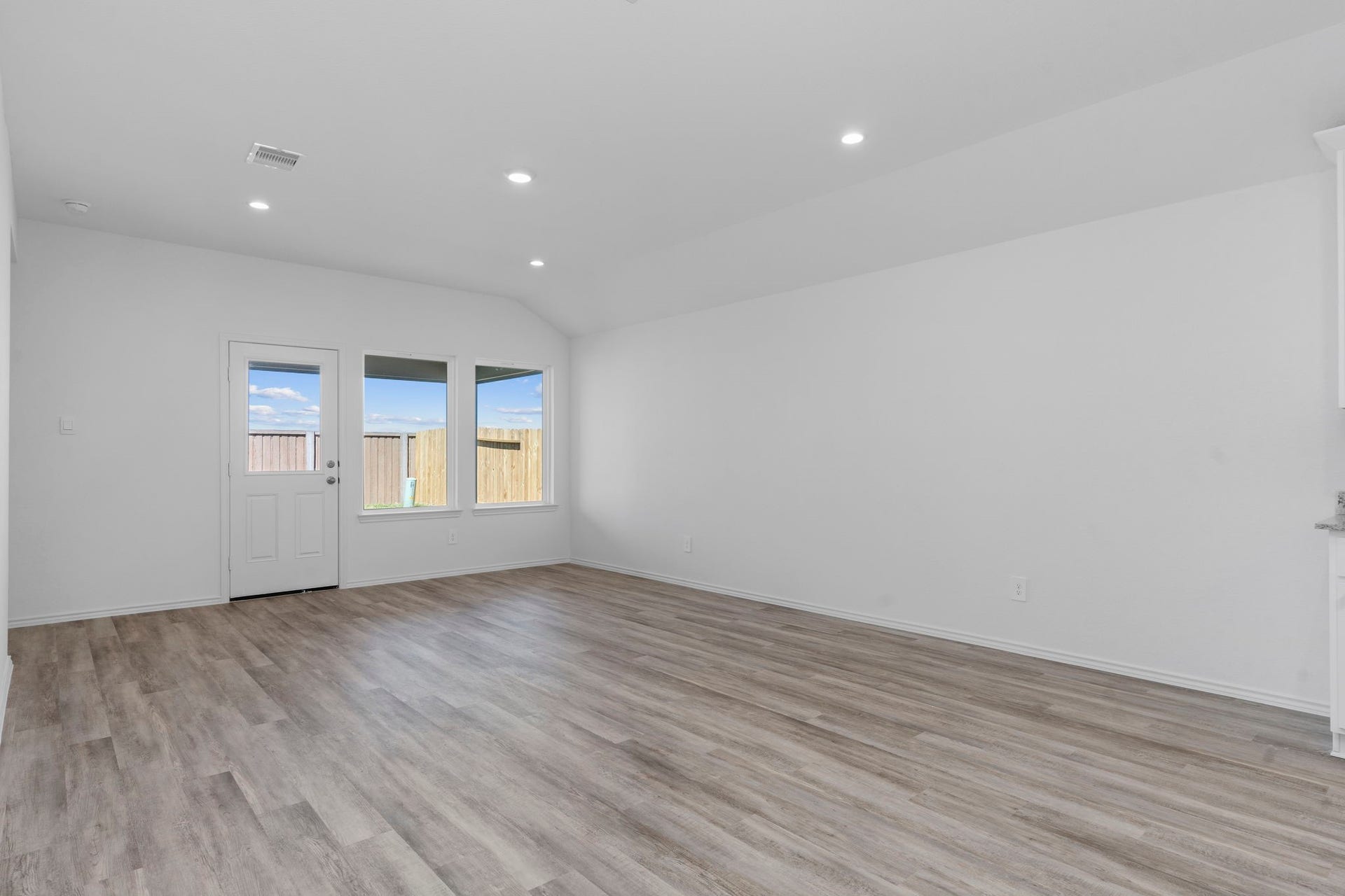 *Images and 3D tour are for illustration only and options may vary from home as built.