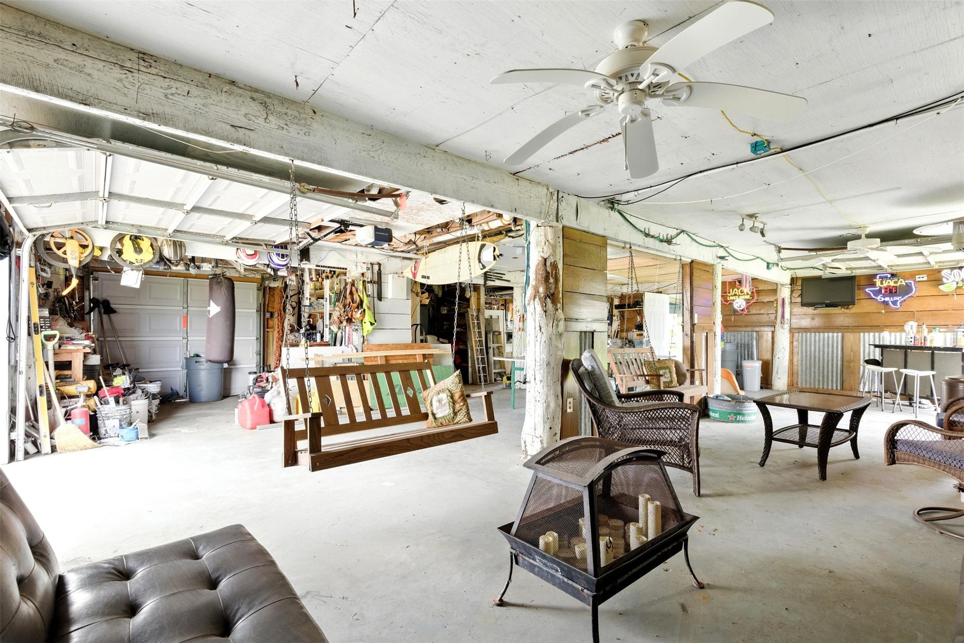 7215 Beau Rue Street, Hitchcock, TX 77563 vacation time