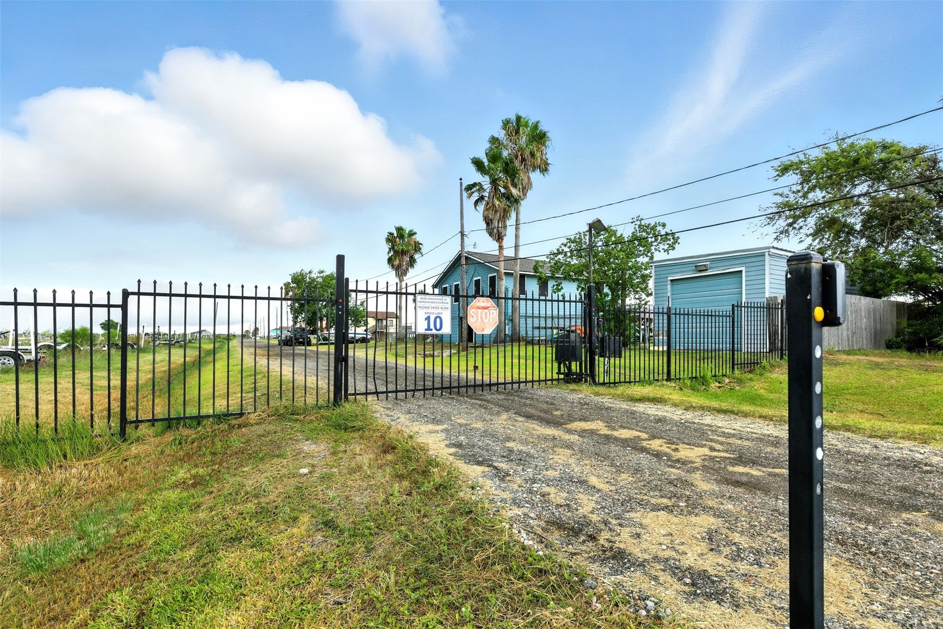 7215 Beau Rue Street, Hitchcock, TX 77563 private gated street