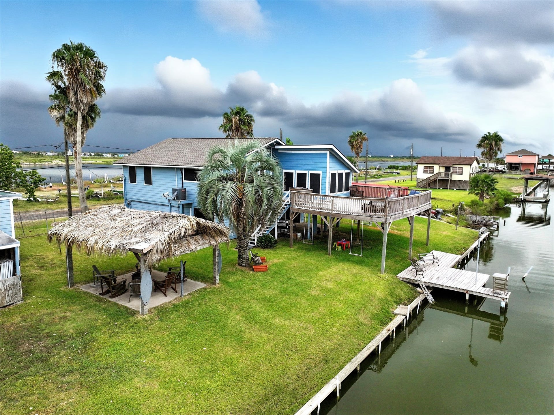 7215 Beau Rue Street, Hitchcock, TX 77563 welcome to paradise