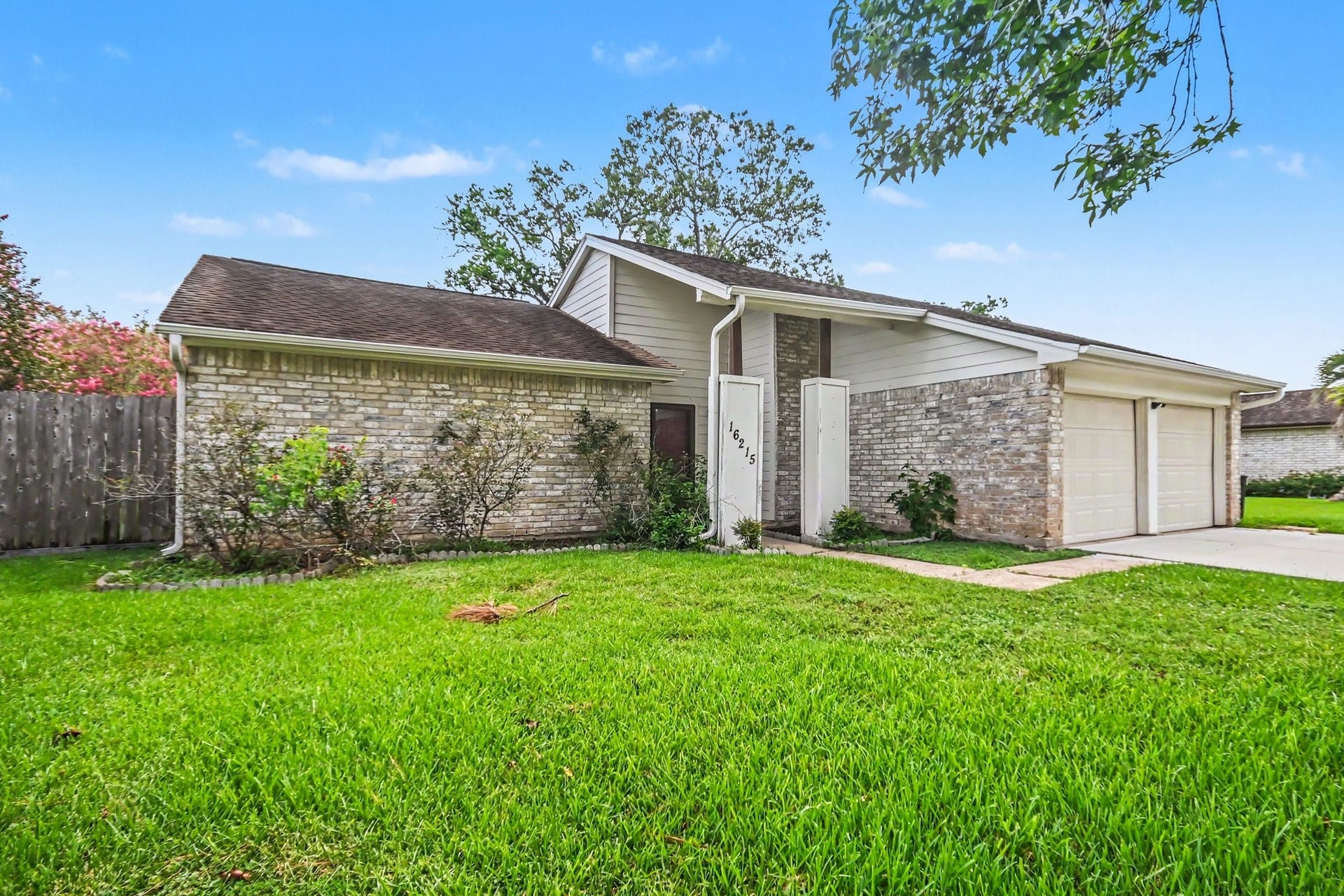 16215 Barcelona Drive, Friendswood, TX 77546 16215 Barcelona Drive, Friendswood, TX 77546