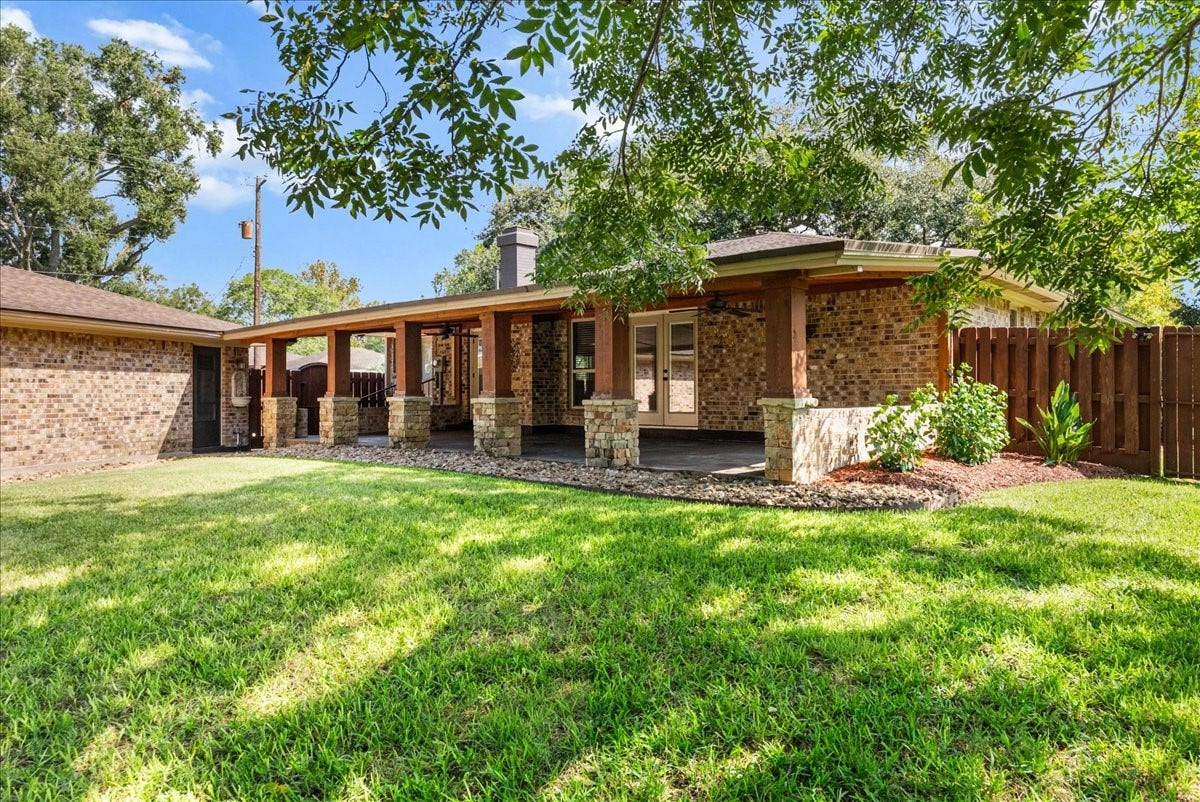 802 Riverside Drive, Alvin, TX 77511 802 Riverside Drive, Alvin, TX 77511