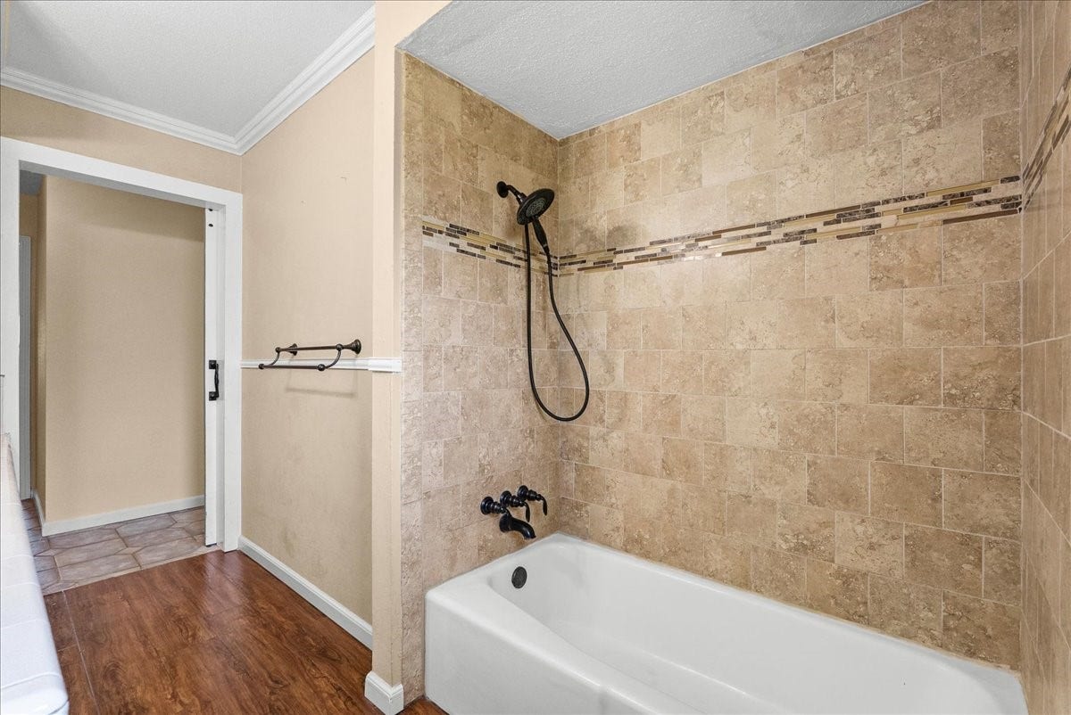 802 Riverside Drive, Alvin, TX 77511 802 Riverside Drive, Alvin, TX 77511