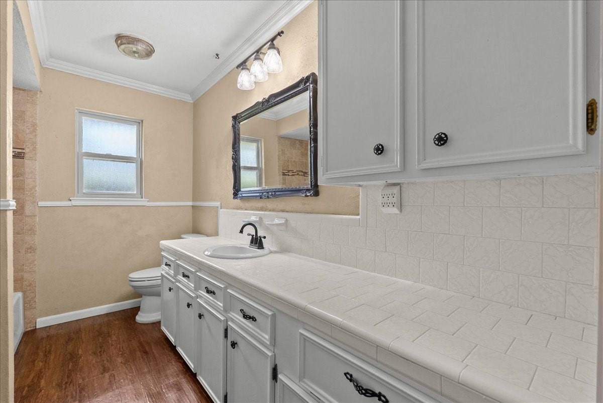 802 Riverside Drive, Alvin, TX 77511 802 Riverside Drive, Alvin, TX 77511