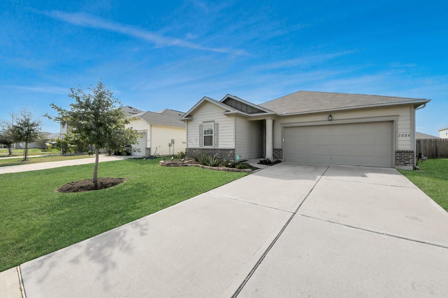 Property photo for 1024 Banyon Tree Lane, Brookshire, TX