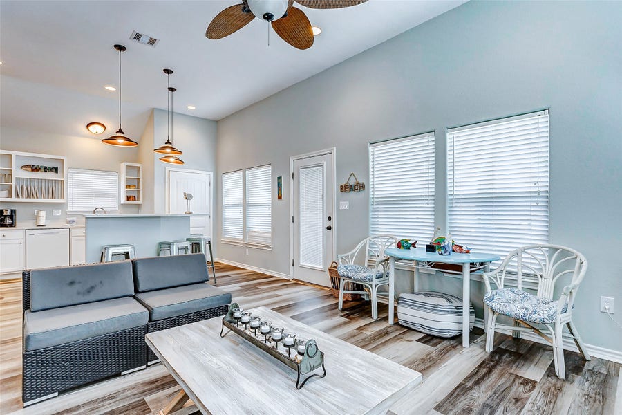 Property photo for 877 Palmetto Drive, Crystal Beach, TX