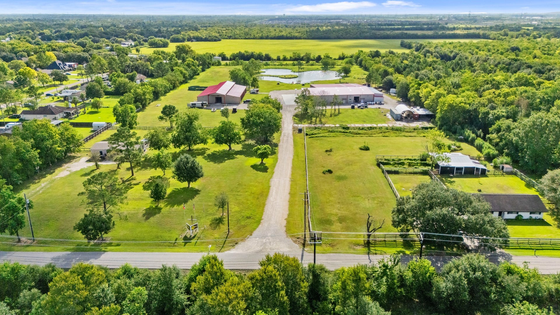 2576 County Road 144, Alvin, TX 77511 2576 County Road 144, Alvin, TX 77511
