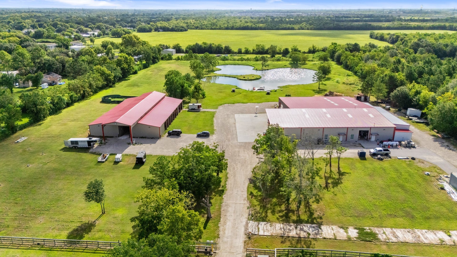 2576 County Road 144, Alvin, TX 77511 2576 County Road 144, Alvin, TX 77511