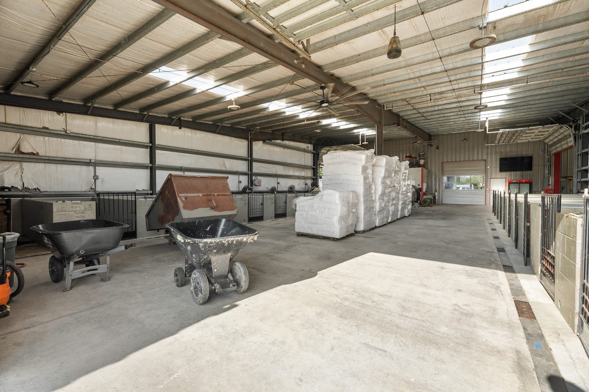 2576 County Road 144, Alvin, TX 77511 2576 County Road 144, Alvin, TX 77511