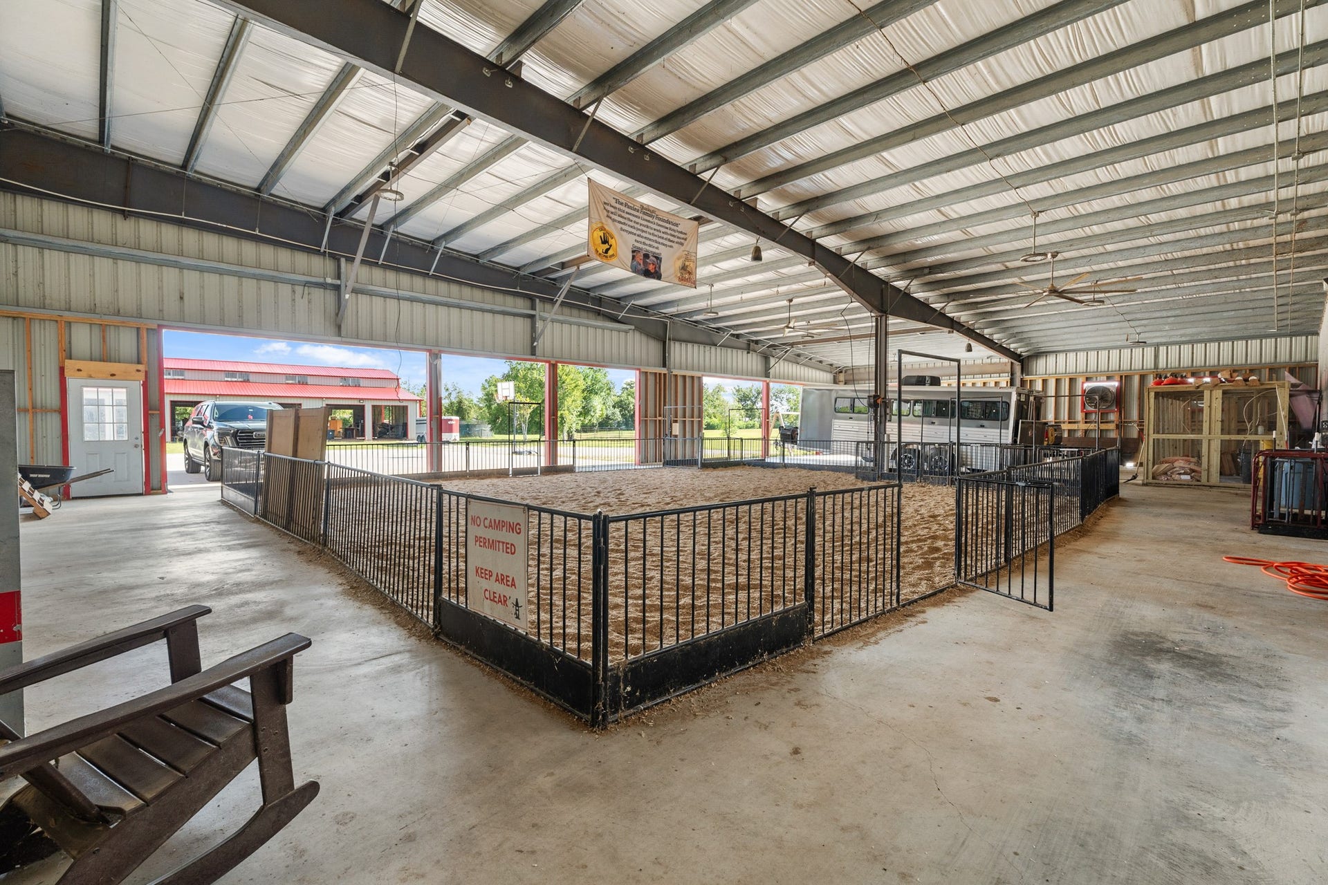 2576 County Road 144, Alvin, TX 77511 2576 County Road 144, Alvin, TX 77511